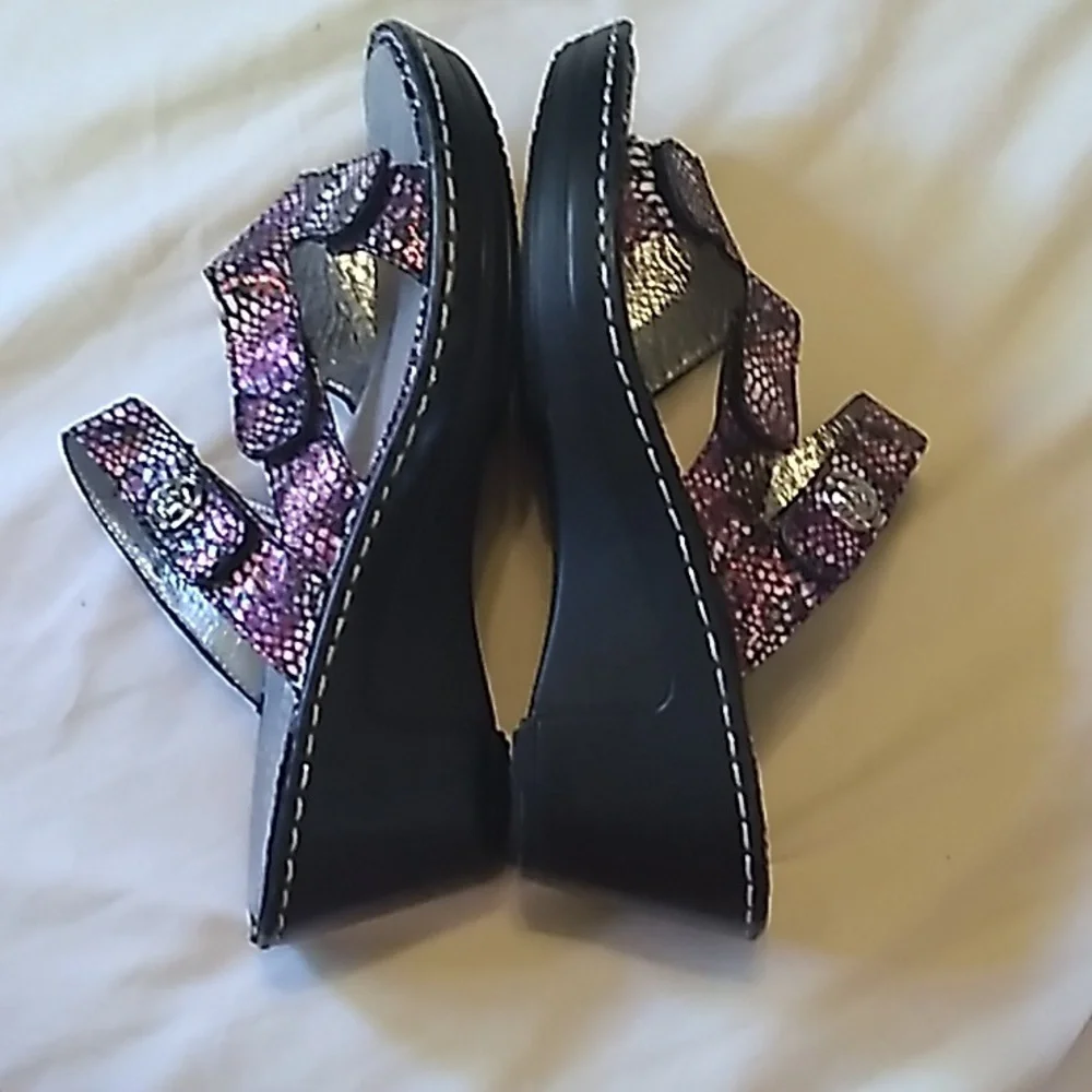 π©΅π Womens Alegria shoes size 37 color Metallic purple π©΅π - Picture 5 of 9